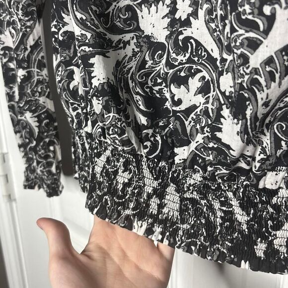 Merona XS Black White Floral Long Sleeve Smocked Blouse - Picture 4 of 5